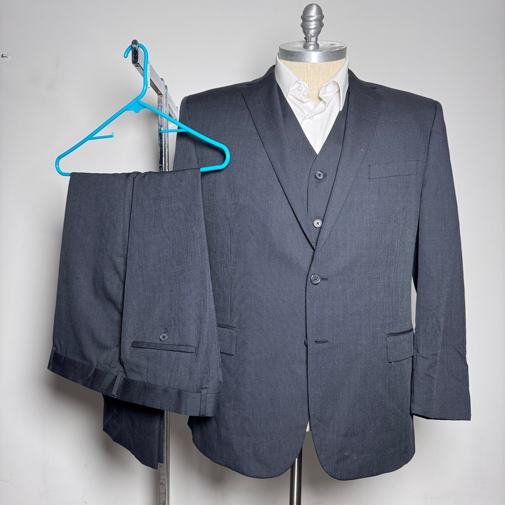Egara 3-Piece Suit Mens 48R 40x29 Charcoal Gray Micro-Stripe Slim Fit Wool Blend